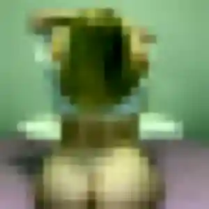 Delphine, 28 ans, dispo pour rencontre plan cul à La Ferté-Saint-Aubin