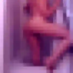 Contacte Patricia, 28 ans à Lannion en privé