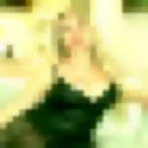 Photo exclusive de Anne-Charlotte, 38 ans à Les Ponts-de-Cé - plan discret