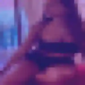 Ursula, 22 ans, cherche un rencontre plan cul à Lesneven