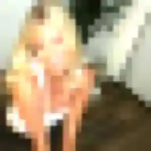 Elise, 19 ans, disponible à Lesquin pour une rencontre coquine