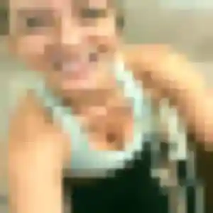 Harmony, 20 ans, en ligne à Neuville-en-Ferrain pour une rencontre coquine