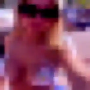 Rencontre Emmanuelle, 21 ans à Saint-Hilaire-du-Harcouët gratuitement