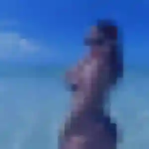 Anna, femme de 36 ans propose rencontre plan cul à Saint-Julien-de-Concelles